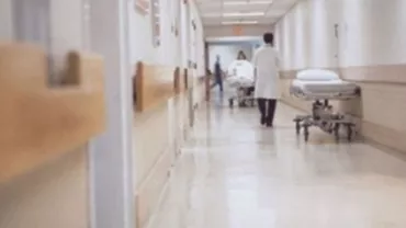 HALUCINANT! Angajaţi ai Spitalului Bistriţa, reținuți după ce l-ar fi FURAT pe basarabeanul ÎMPUȘCAT de 6 ori