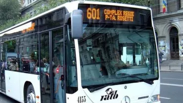 BEBELUȘ prins între ușile autobuzului! REVOLTĂTOR! Cred ca RATB are o politica de traumatizare a copiilor mici (FOTO)