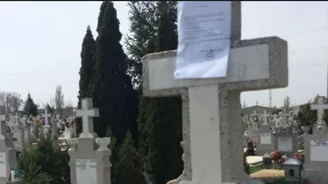 Culmea eternității! Pe crucile unui cimitir din Constanța au aparut NOTIFICARI DE PLATA A TAXEI ANUALE!