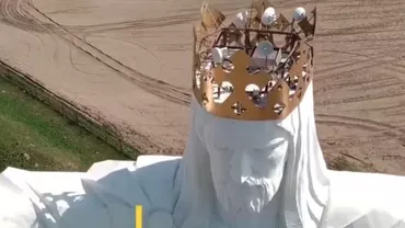 FENOMEN STRANIU! Pe capul unei statui GIGANT a lui IISUS au apărut antene IMENSE! Oamenii sunt ÎNGROZIȚI (VIDEO)