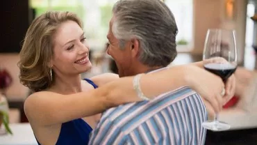 Care sunt celebrităţile ce ies cu femei atât de tinere încât ar putea să le fie copii (FOTO)