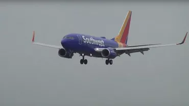 Cleveland: Aterizare de urgenţă a unui avion, din cauza unei ferestre care s-a spart în timpul zborului (FOTO, VIDEO)