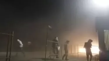 Fenomen înfricoșător în India: Circa 100 de oameni au murit din cauza unei furtuni de nisip (VIDEO)
