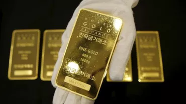 A găsit 7 lingouri de aur într-un coș de gunoi. Cât valorează acestea