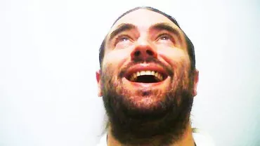 Liviu Pleșoianu îşi dă din nou în petic şi îl atacă pe Iohannis: Meriți cu siguranță încă un mandat! POLITRUCULE