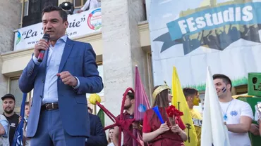 Mihai Chirica: Voi prelua sarcina doamnei Doina Cornea şi voi continua lupta împotriva comunismului. Lider PNL: Domnul Chirica a luat-o pe ulei