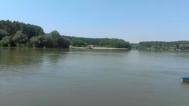 ACCIDENT TERIBIL pe DUNĂRE: O ambarcaţiune cu turişti s-a RĂSTURNAT! DETALII de ultim moment