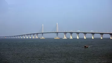 China a inaugurat CEL MAI LUNG pod maritim din lume: Cum arată şi cât a costat PODUL de 55 kilometri! (VIDEO, FOTO)