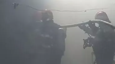 Incendiu puternic în București: O casă a fost cuprinsă de flăcări