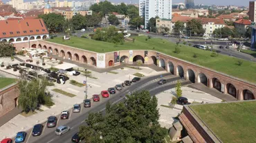 Timișoara: Șofer de TIR, la un pas să distrugă zidurile din vechea cetate (FOTO)