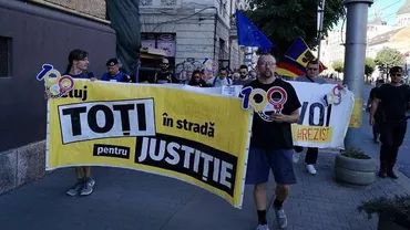 Proteste în marile orașe ale țării: Oamenii sunt nemulțumiți de guvernarea PSD-ALDE și cer demisia Vioricăi Dăncilă (FOTO)