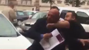 Un bărbat a fost luat la bătaie în fața Tribunalului Cluj. Motivul este uimitor... (VIDEO)