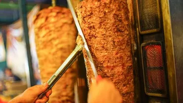 ALERTĂ ALIMENTARĂ în România ! ZECI DE PERSOANE au ajuns la spital, după ce au consumat SHAORMA