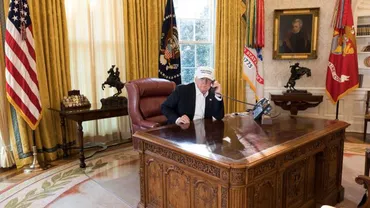 Donald Trump i-ar fi dat Angelinei Jolie nota 7 pentru aspectul ei fizic. Despre cine a spus preşedintele american că merită nota 10 (FOTO)