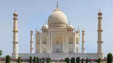 ALERTĂ în India! Taj Mahalul începe să-și schimbe culoarea