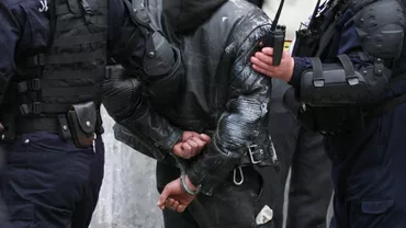 SCANDAL în Jandarmeria Română: Un ofițer și subordonatul acestuia tâlhăreau PROSTITUATE în Bucureşti! Modul de operare este HALUCINANT