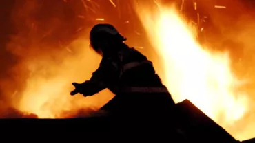 București: Incendiu PUTERNIC la Școala nr. 124 din sectorul 5. Unitatea de învățământ nu avea autorizaţie de securitate la incendiu (VIDEO)
