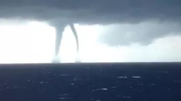 VIRALUL ZILEI: Imagini INCREDIBILE cu o tornadă într-o piscină din Florida (VIDEO)