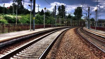 Brăila: Un om al străzii a încercat să se sinucidă, aruncându-se în faţa trenului