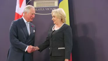 Viorica Dăncilă, întâlnire cu Prințul Charles la Palatul Victoria: Premierul nu a știut decât să zâmbească în timp ce moștenitorul Coroanei Britanice vorbea (VIDEO)