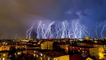 FURTUNILE au făcut RAVAGII în România: O persoană a murit lovită de TRĂSNETE! Bilanţ de ULTIM MOMENT