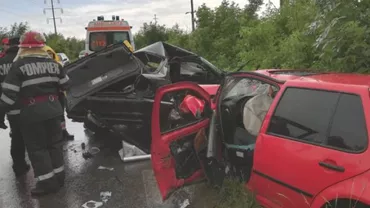 Accident rutier GRAV în Prahova: Trei persoane au murit, printre care și un copil (FOTO, VIDEO)