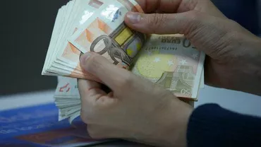 Anunţul care ZGUDUIE diaspora: Statul va CONFISCA toţi banii trimişi în ţară, dacă nu sunt însoţiţi de DOCUMENTE justificative! „Românii care trimit bani acasă sunt consideraţi infractori”. Vezi AICI modificările groazei!