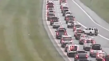 Manevra PERICULOASĂ a unui șofer, pe o autostradă. Poliția a reacționat imediat... (VIDEO)