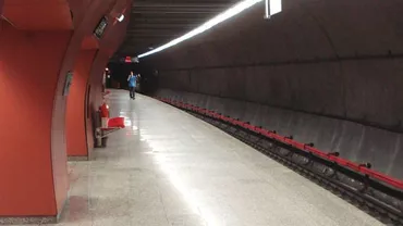 Ultima ORĂ: Un bărbat, prins SUB METROU în staţia Basarab