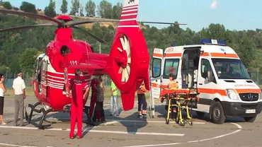 Gorj: Un bărbat, dus de urgență la București cu un elicopter SMURD după ce a căzut din cireș