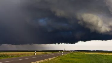 ATENŢIE! Urmează ORE DE FOC pentru România: ALERTĂ COD ROŞU și PORTOCALIU de fenomene meteo cu potențial DEZASTRUOS. Harta cu zonele cele mai afectate (FOTO)