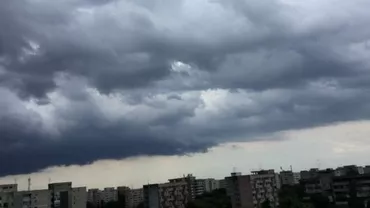 STARE DE URGENȚĂ ÎN CARAȘ-SEVERIN. O furtună devastatoare a lovit județul