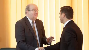 Steagurile le dau bătăi de cap autorităților române: O nouă gafă la o întâlnire oficială. Ce s-a întâmplat cu drapelul britanic (FOTO)