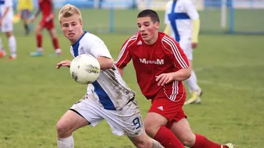 STATISTICĂ ALARMANTĂ: Tinerii nu mai fac aproape deloc SPORT. Doar UNUL din ZECE tineri români joacă fotbal în fiecare săptămână