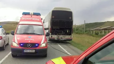 Un autocar cu 45 de călători la bord a luat foc în Cluj (VIDEO)
