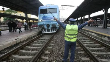 STUDENŢII pun CFR Călători PE BUTUCI: 320 de milioane de lei PIERDERI ÎN 12 LUNI - 'Hoția și prostia guvernanților platită din buzunarele românilor'