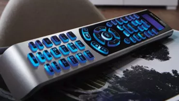 Intervenție INEDITĂ a pompierilor din Neamț: Un tânăr a rămas cu mâna blocată sub pat în timp ce căuta telecomanda