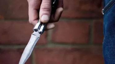 Caz ȘOCANT în Brașov: Un bătrân de 82 de ani, înjunghiat în plină stradă. Autoritățile caută agresorul