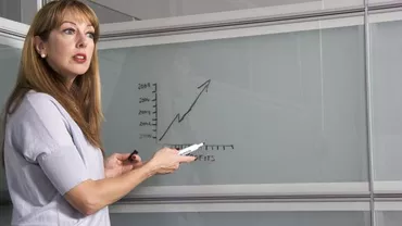 E OFICIAL! Ce se întâmplă cu SALARIILE profesorilor din Republica Moldova. Click AICI să afli cu cât SCADE sau CREŞTE salariul tău