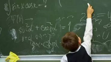 Atenție, elevi! S-a schimbat structura anului școlar. CURSURILE ÎNCEP MAI DEVREME DE 15 SEPTEMBRIE