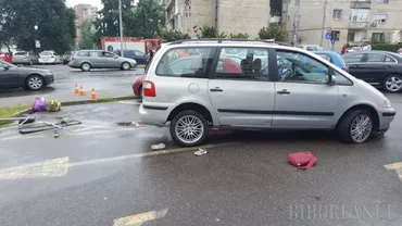 Tragedie în trafic! Patru fete SPULBERATE pe trotuar chiar în faţa Poliţiei. Unei fetiţe i-a fost RETEZAT piciorul (VIDEO, FOTO)