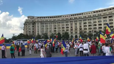Manifestaţie de amploare în Bucureşti: Protestăm faţă de legiferarea limbii maghiare ca limbă oficială. Apel public către preşedintele Iohannis