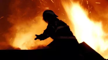 Incendiu DEVASTATOR pe malul Marii Negre! BILANȚUL VICTIMELOR este îngrijorător (VIDEO)