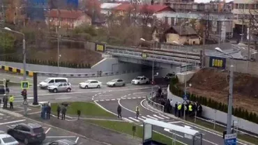 Pasajul Jiul DISTRUS de un camion cu gabarit depăşit: Şoferul a fost amendat. Tot el trebuie să suporte reparaţia
