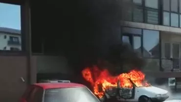 Imagini șocante în Ilfov: O mașină a fost distrusă de un incendiu (VIDEO)