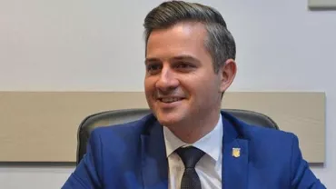 Tatăl 'TRICOAIELOR' vine cu scuze după gafa penibilă: 'A fost o exprimare nefericită...' Ministrul Tineretului dă vina pe EMOŢII