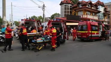 TRAGEDIE pe un Drum Naţional: Un mort şi patru răniţi, după ce trei maşini s-au CIOCNIT. Traficul e BLOCAT!