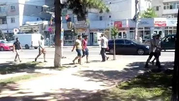 RĂZBOIUL CLANURILOR: S-au bătut cu răngi și au tras cu pistoalele în plină stradă! INFORMAȚII DE ULTIMĂ ORĂ