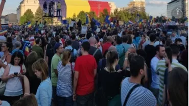 PROTESTELE de la Bucureşti ajung în presa internaţională:  ‘Mii de manifestanţi sunt supărați de modul în care România este guvernată’
