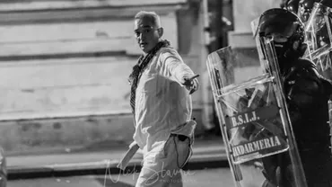 Cum explică OMUL-CHEIE de la protestul de vineri intervenția VIOLENTĂ a Jandarmeriei: Mi-ai OMORÂT jandarmii, P**** mă-tii de NENOROCIT! (VIDEO)